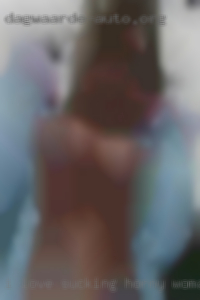 I love sucking a straight cock horny woman will.