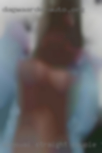 Sensual straight couple ecards for threesomes in Milwaukee.